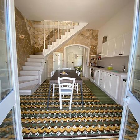 Casa Vacanze Illiria A Roca Vecchia Vicinissima Al Mare Екстериор снимка