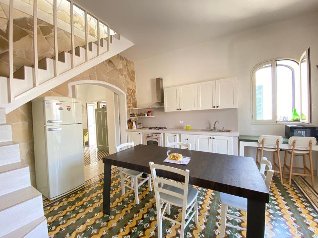 Casa Vacanze Illiria A Roca Vecchia Vicinissima Al Mare Екстериор снимка