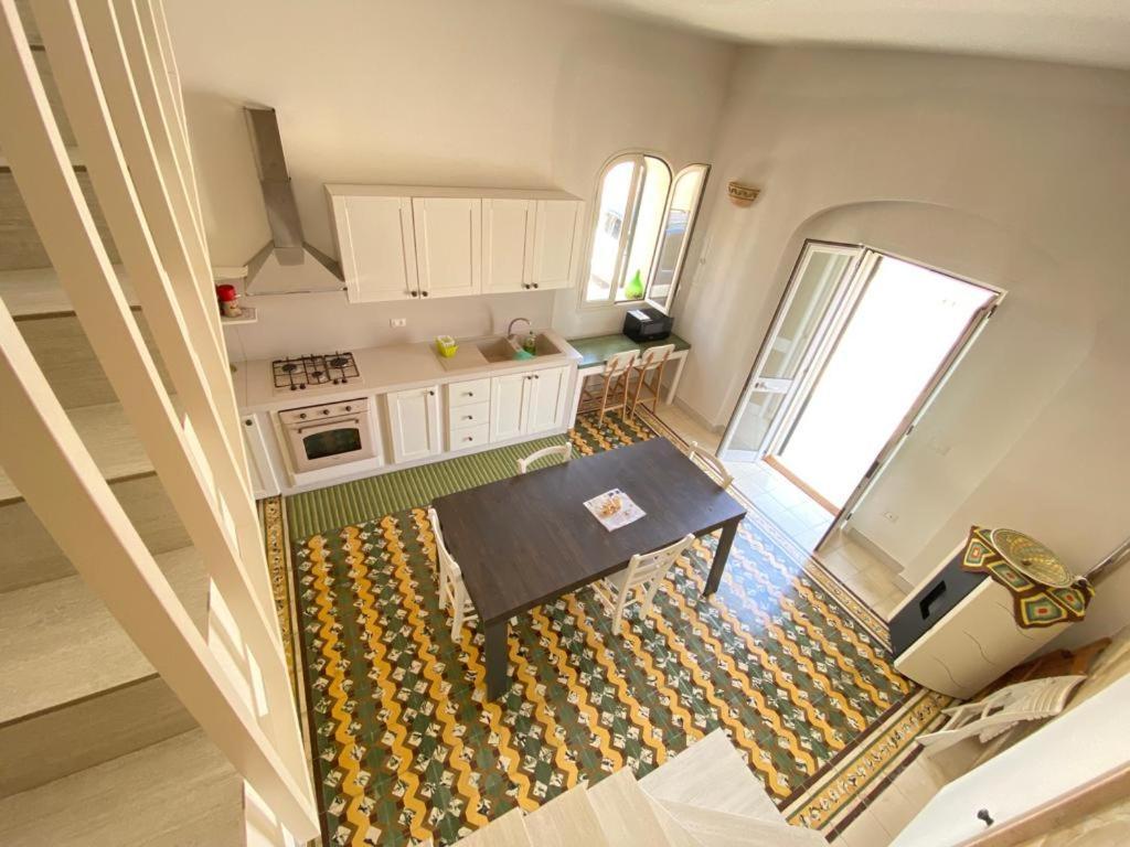 Casa Vacanze Illiria A Roca Vecchia Vicinissima Al Mare Екстериор снимка
