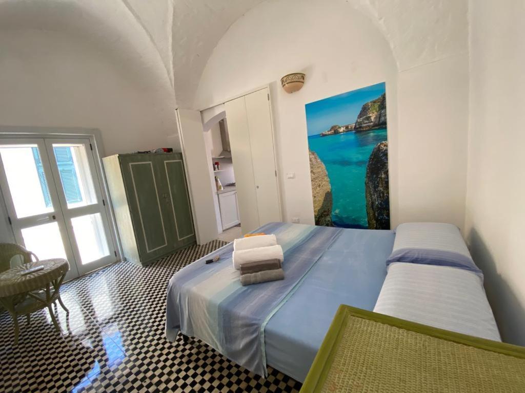 Casa Vacanze Illiria A Roca Vecchia Vicinissima Al Mare Екстериор снимка